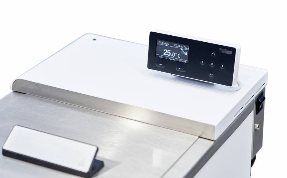 Laboratory refrigeration equipment: Why capacitive touch screens are the preferred reason for an ideal operating interface